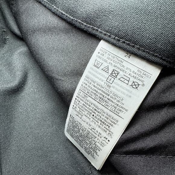 Old Navy High Rise Pixie Pants Womens Plus Size 24 Black Never Fade Trouser NWT - Picture 7 of 14